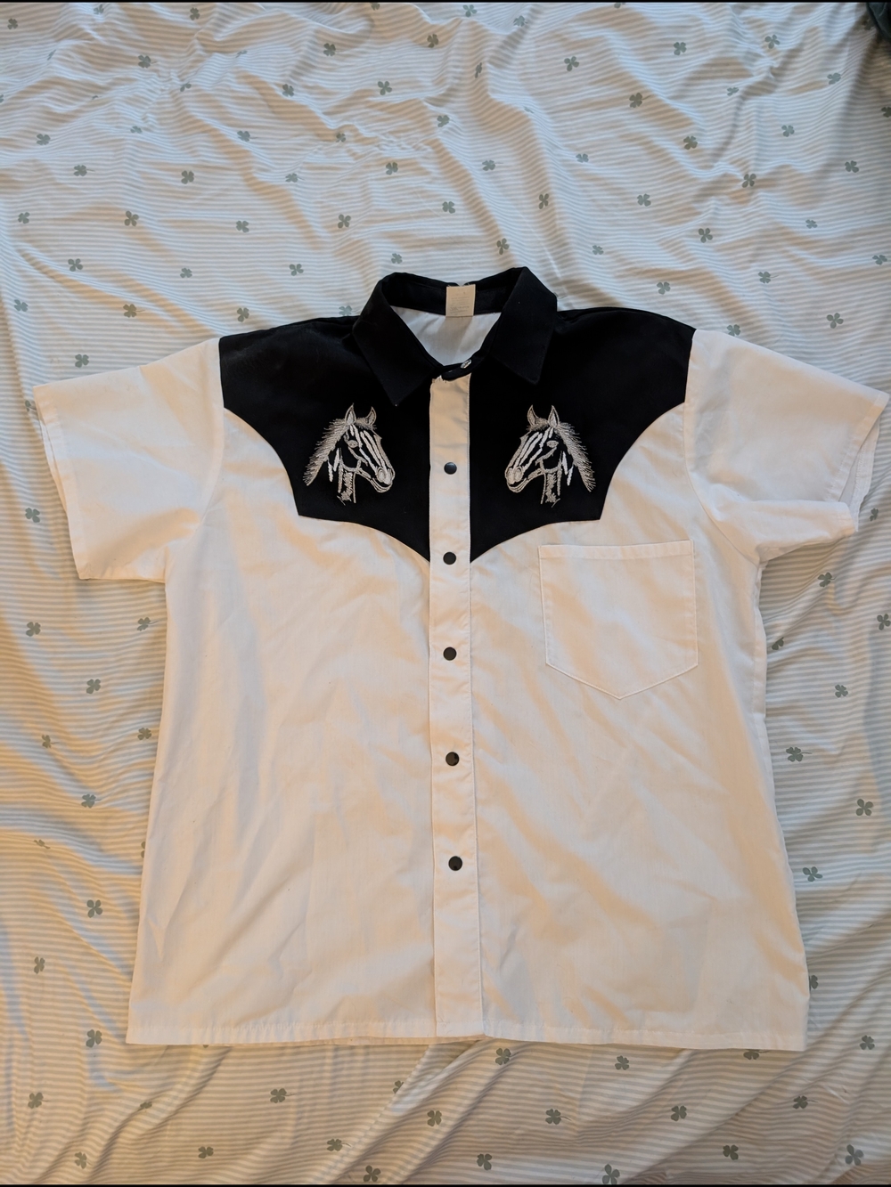 Vintage Western-Style Short Sleeve Shirt with Horse Embroidery - White/Black